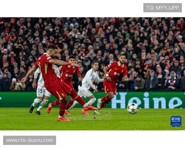 雨战中范戴克头球中柱，利物浦欧冠控球占优